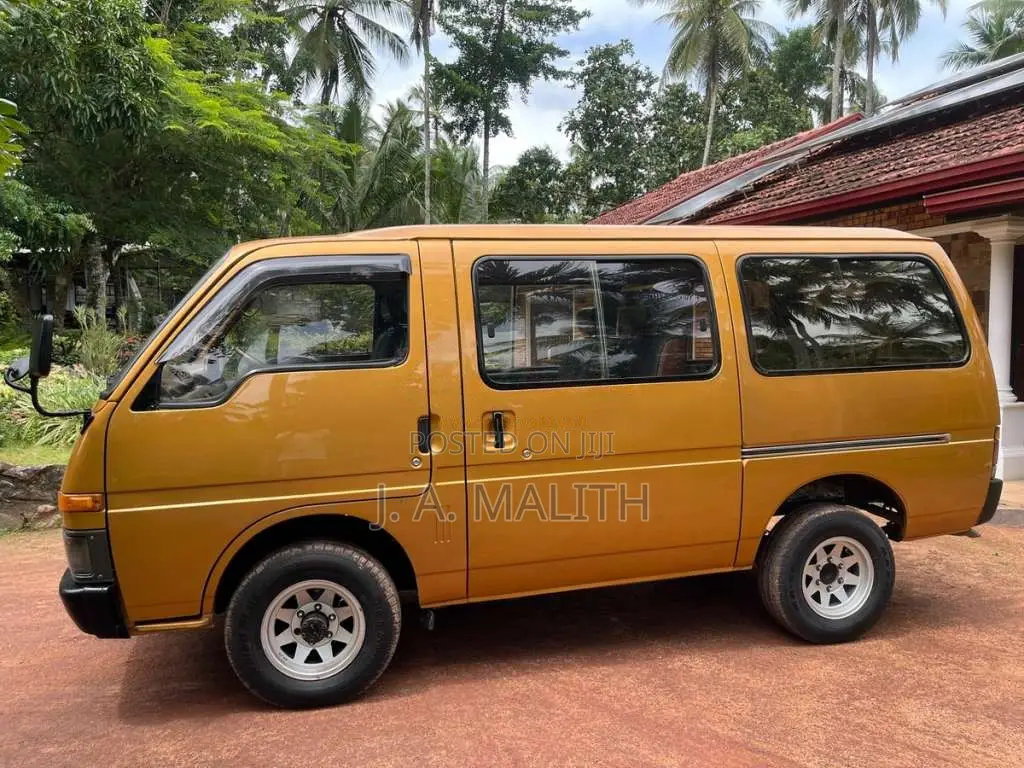 Isuzu Fargo 1994 Van (Used)