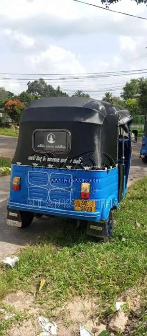 Bajaj 2 Stroke 2006 Three Wheel (Used)