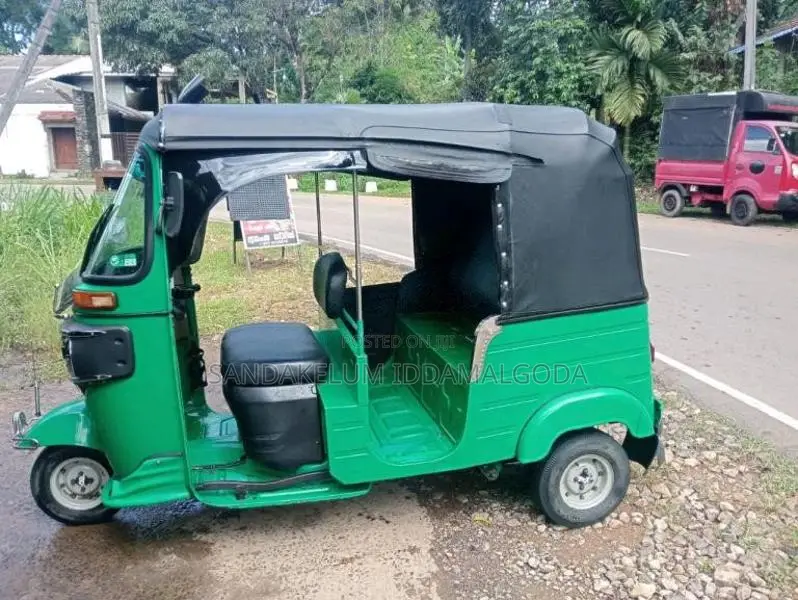 Bajaj RE 205 2015 Three Wheel (Used)