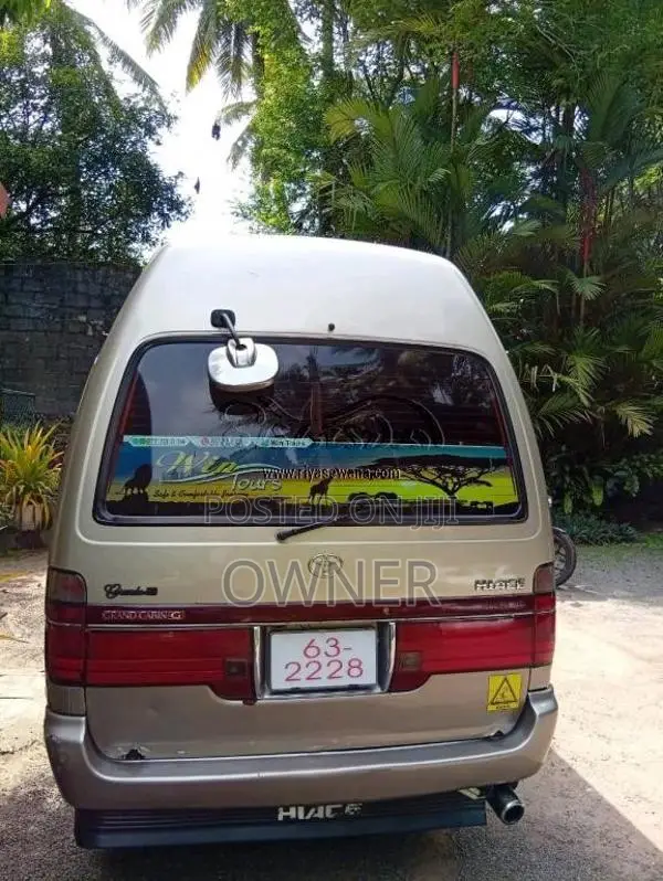 Toyota Dolphin LH125 High Roof GL 1995 Van (Used)