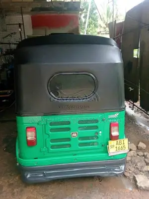 Bajaj RE 205 2015 Three Wheel (Used)