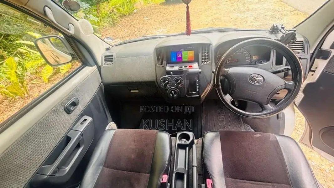 Toyota TownAce 2013 Van (Used)