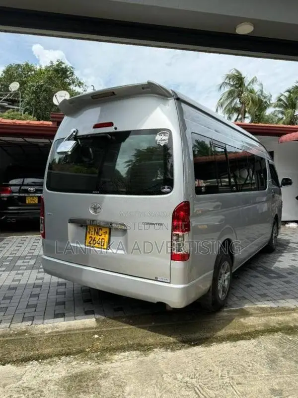 Toyota KDH HIGH ROOF 222 2010 Van (Used)