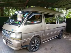 Toyota Dolphin LH125 High Roof GL 1995 Van (Used)