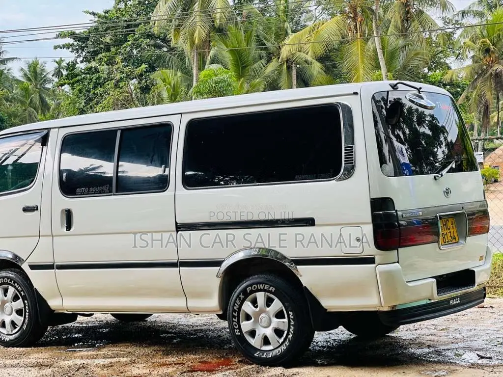 Toyota Dolphin 1997 Van (Used)