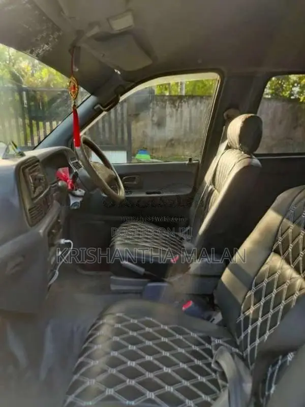 Toyota Noah 1999 Van (Used)