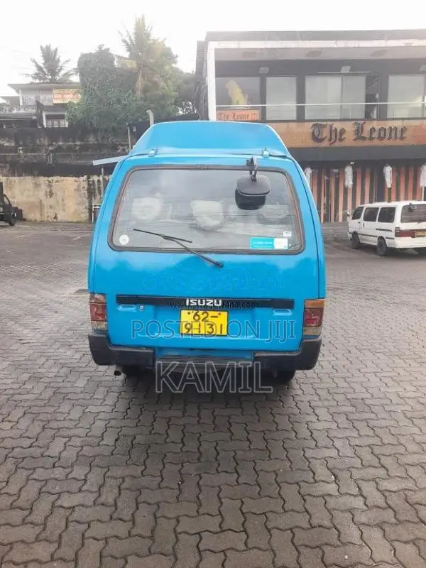 Isuzu Fargo 1984 Van (Used)