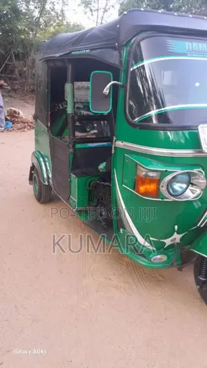 Bajaj RE 205 2013 Three Wheel (Used)