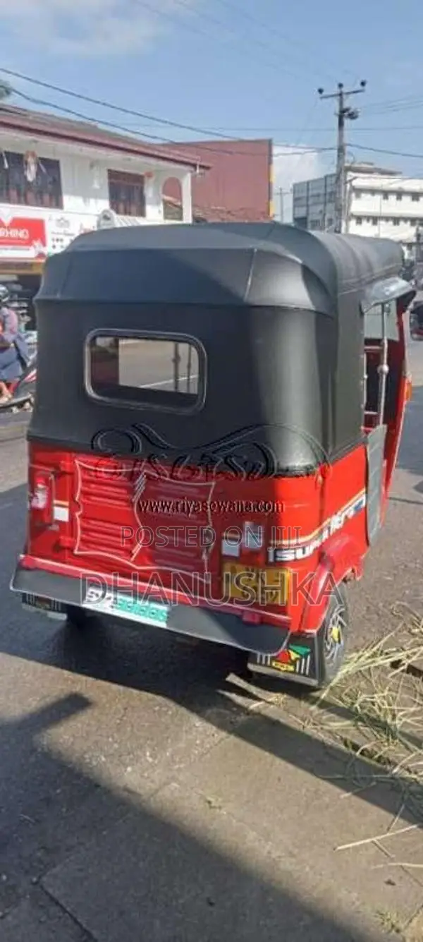 Bajaj RE 205 2011 Three Wheel (Used)