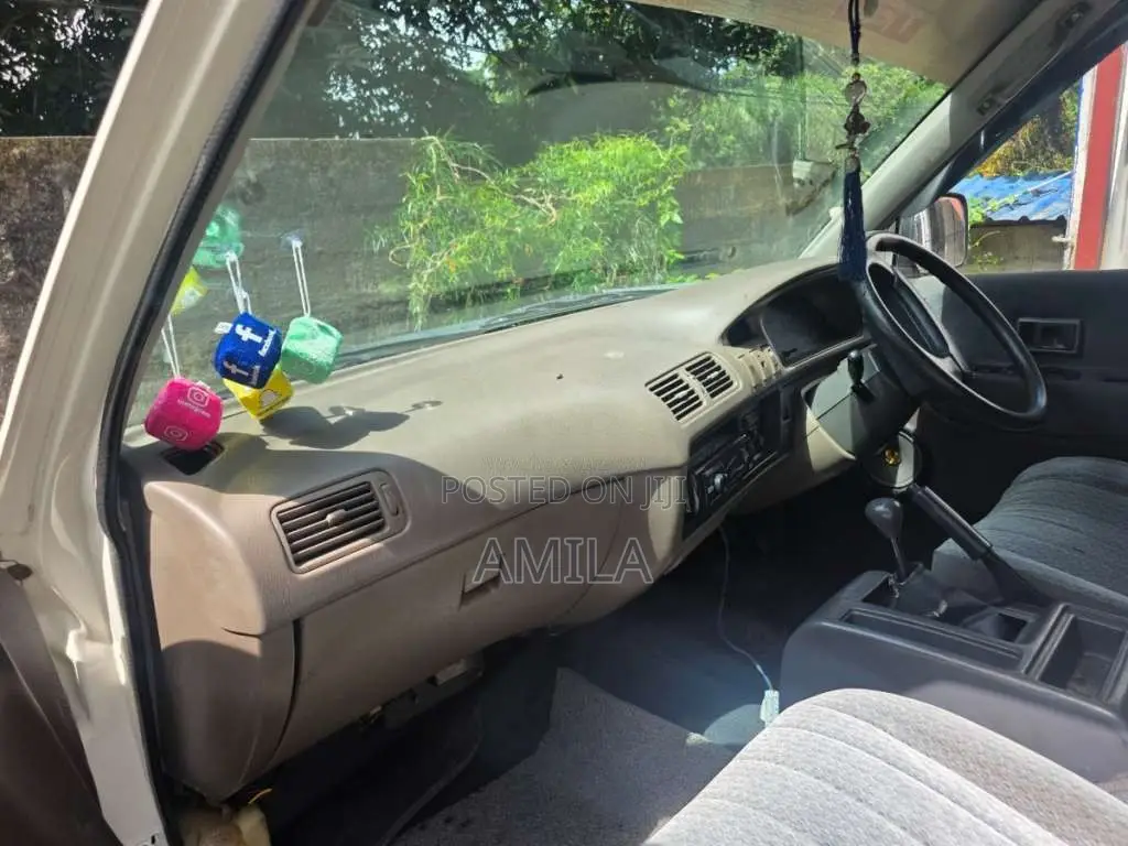 Toyota TownAce CR27 CR27 1992 Van (Used)