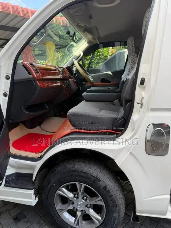 Toyota GL 2007 Van (Used)