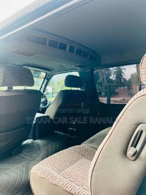 Toyota Dolphin 1997 Van (Used)