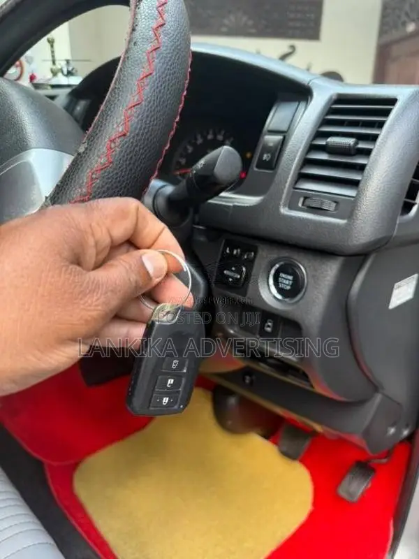 Toyota KDH HIGH ROOF 223 2017 Van (Used)