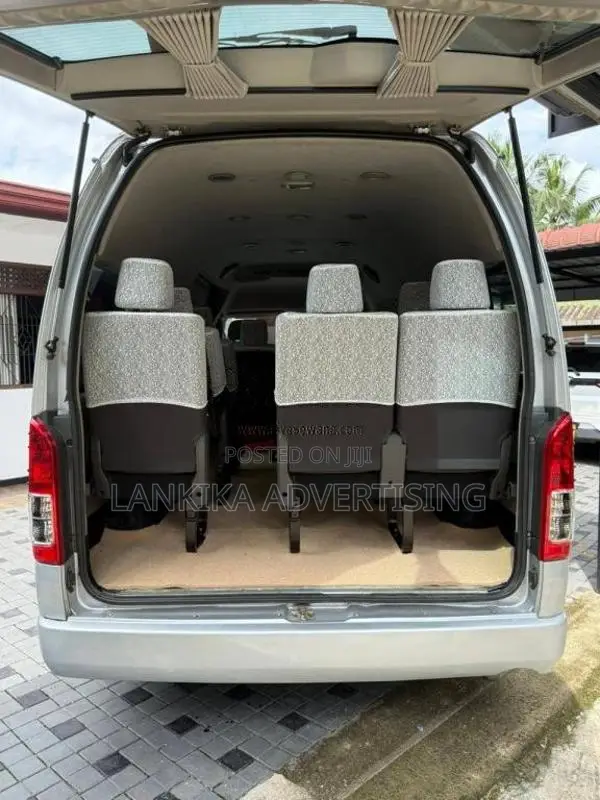 Toyota KDH HIGH ROOF 222 2010 Van (Used)