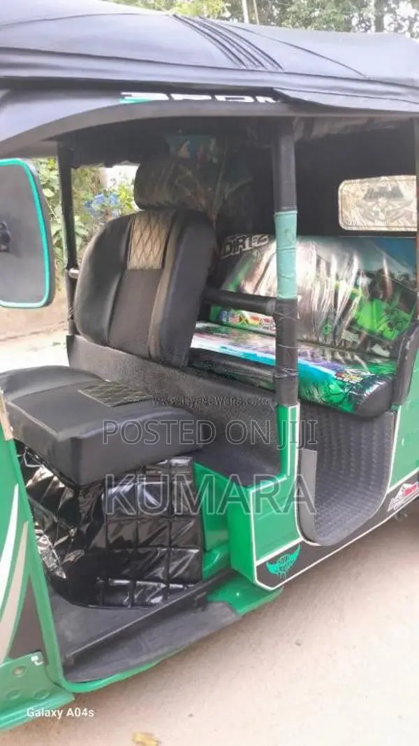 Bajaj RE 205 2013 Three Wheel (Used)