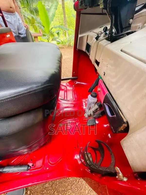 Bajaj RE 205 2015 Three Wheel (Used)