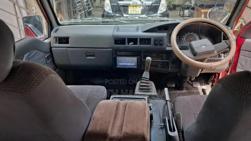 Mitsubishi L300 2003 Van (Used)