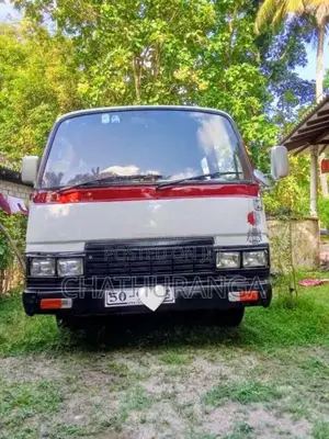 Nissan Vrg 1984 Van (Used)
