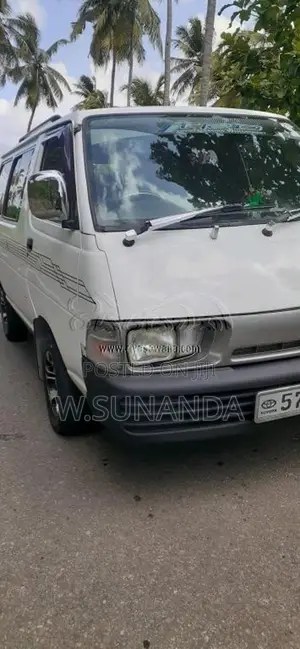 Toyota CR27 1993 Van (Used)