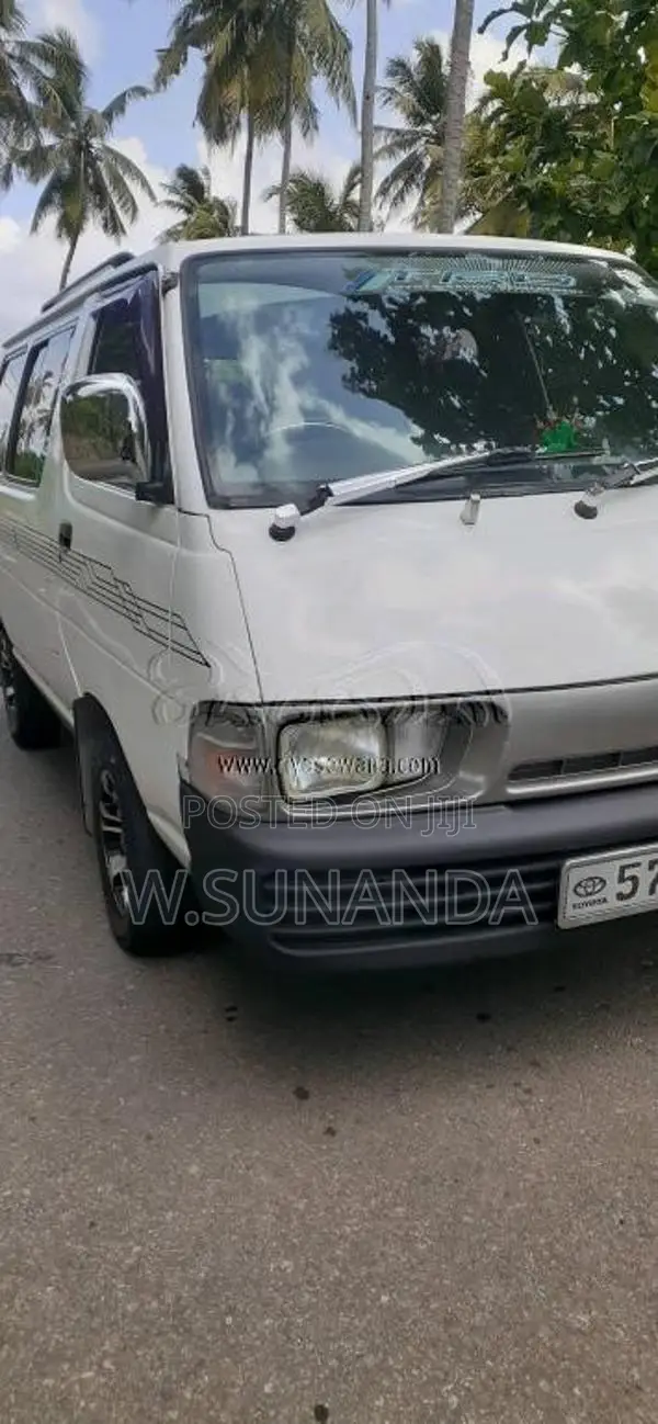 Toyota CR27 1993 Van (Used)