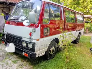 Nissan Vrg 1984 Van (Used)
