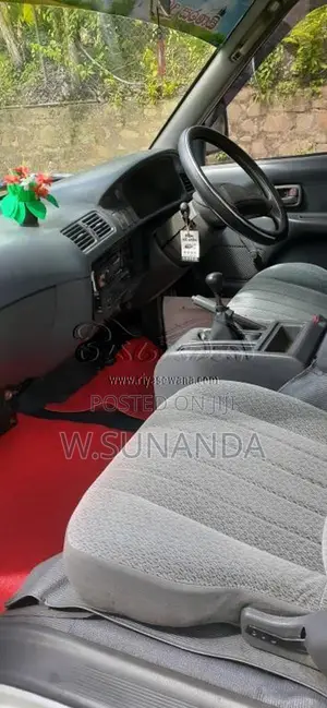 Toyota CR27 1993 Van (Used)