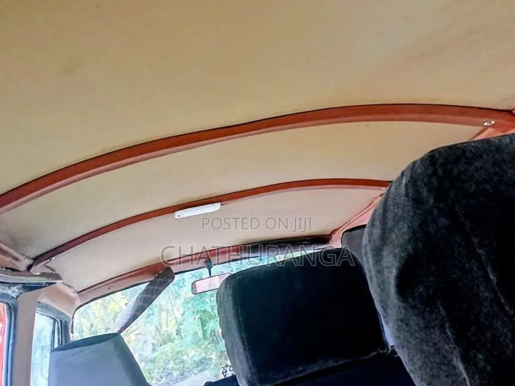 Nissan Vrg 1984 Van (Used)
