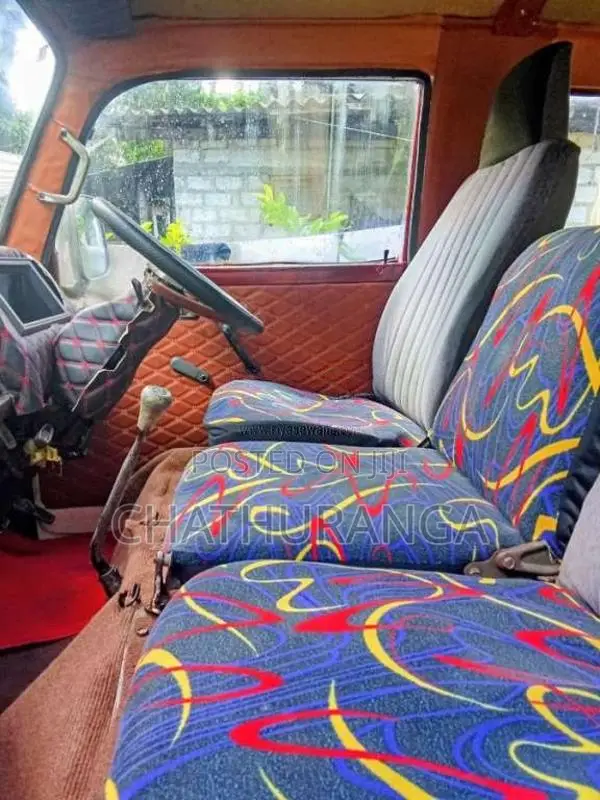 Nissan Vrg 1984 Van (Used)