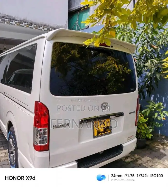 Toyota KDH Dark Prime 2017 Van (Used)