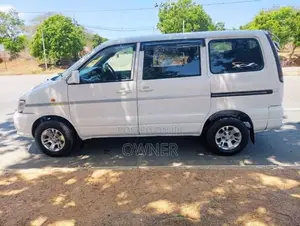 Toyota Noah CR51 1996 Van (Used)