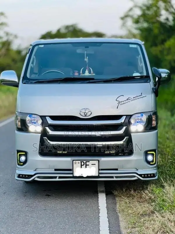 Toyota KDH 200 2006 Van (Used)