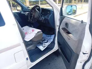 Toyota Noah CR51 1996 Van (Used)
