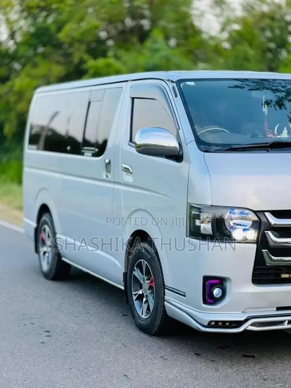 Toyota KDH 200 2006 Van (Used)