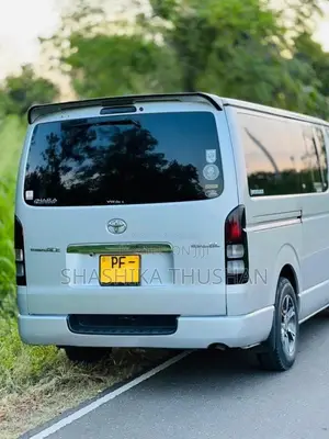 Toyota KDH 200 2006 Van (Used)