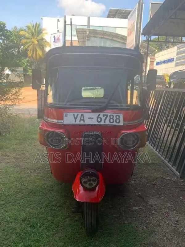 Bajaj 4 Stroke 2010 Three Wheel (Used)