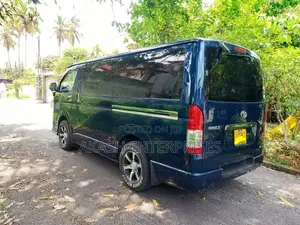 Toyota KDH 2015 Van (Used)