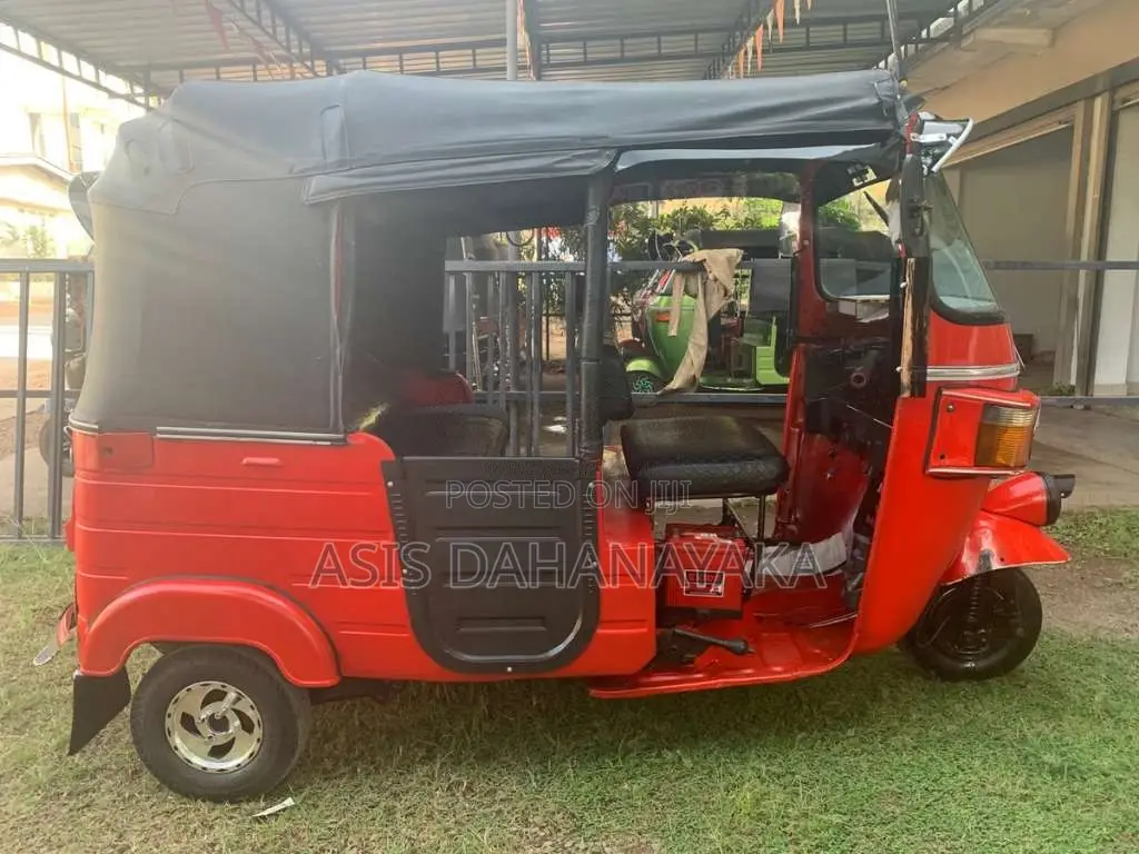 Bajaj 4 Stroke 2010 Three Wheel (Used)