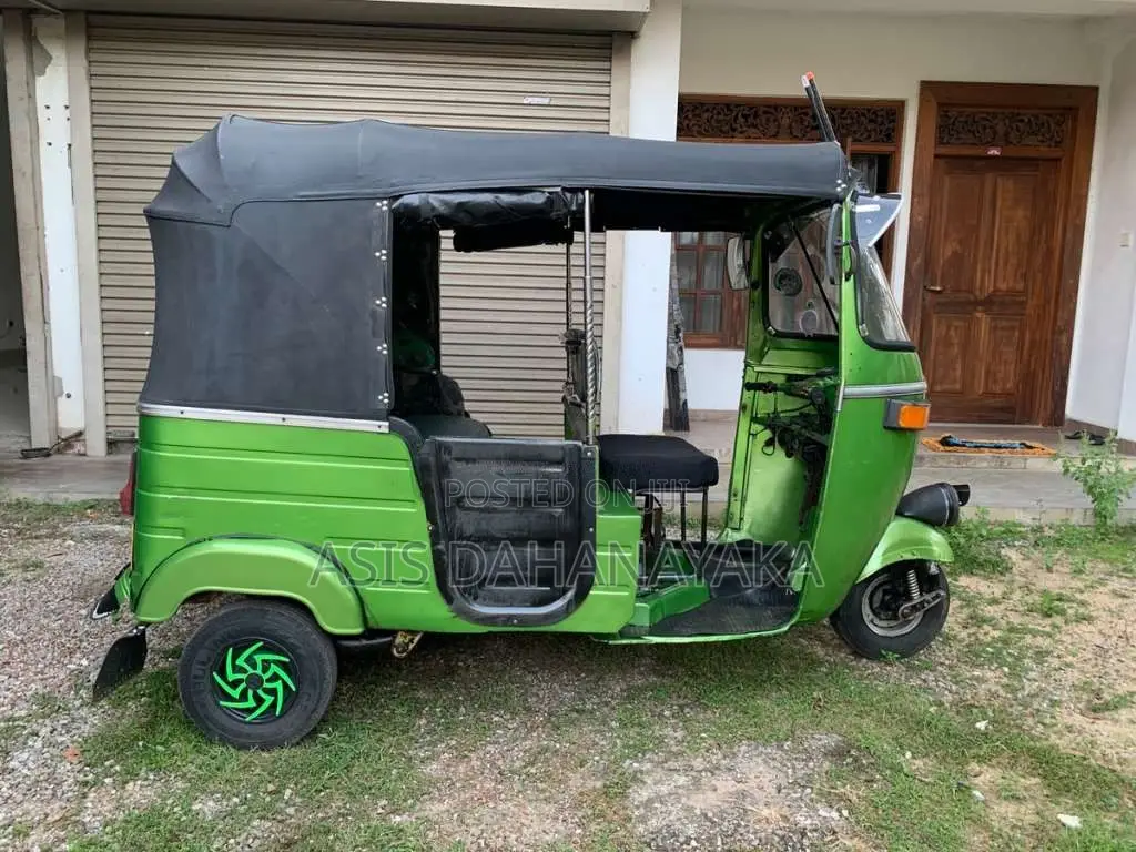 Bajaj 2 Stroke 2000 Three Wheel (Used)