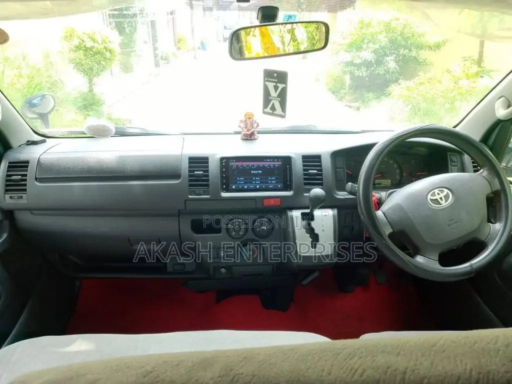 Toyota KDH 2015 Van (Used)