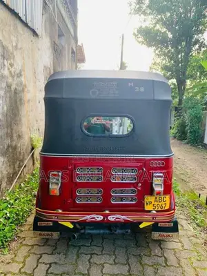 Bajaj 4 Stroke 2015 Three Wheel (Used)