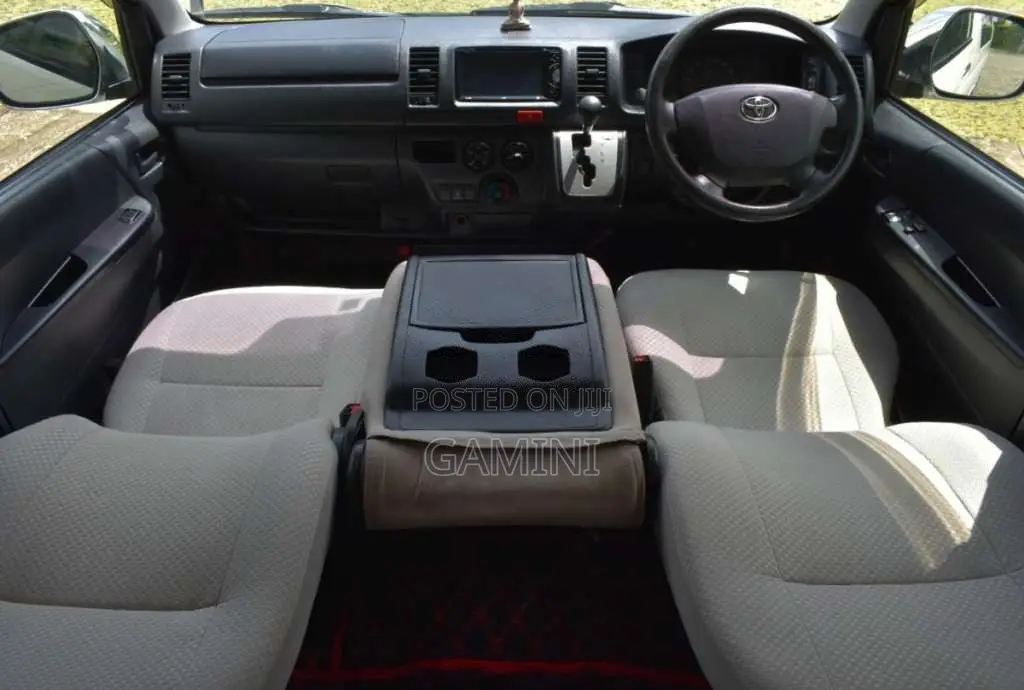 Toyota KDH 201 GL 2014 Van (Used)