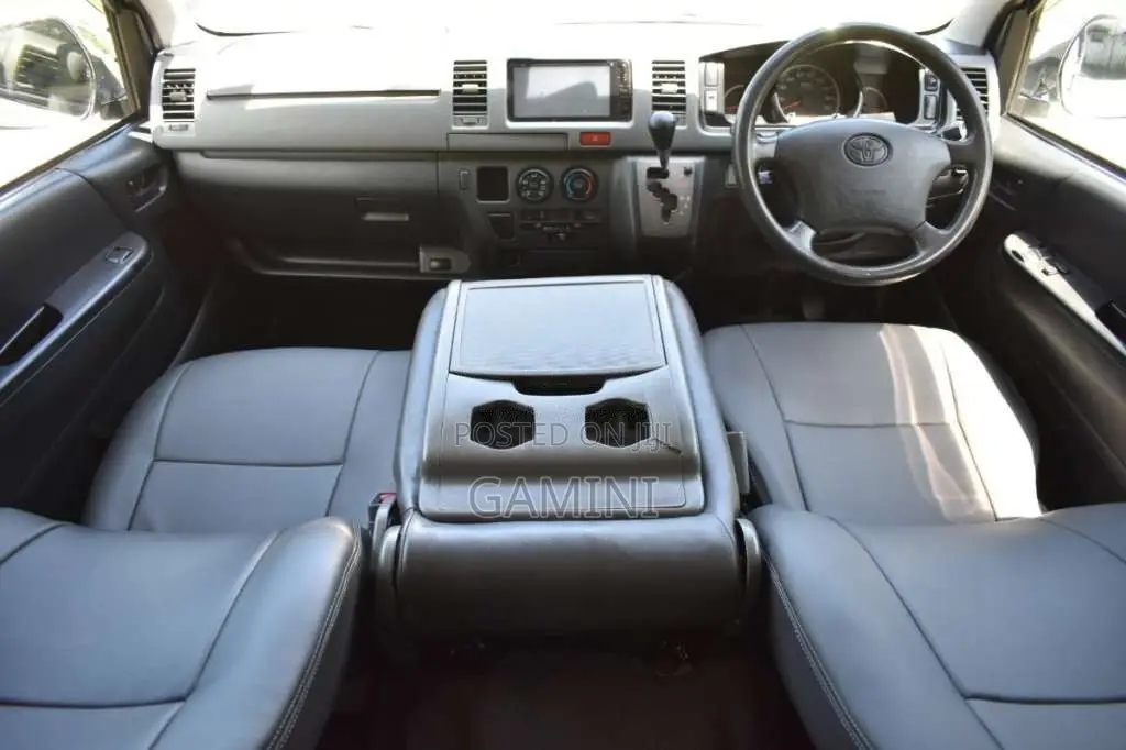 Toyota KDH 205 GL 2007 Van (Used)