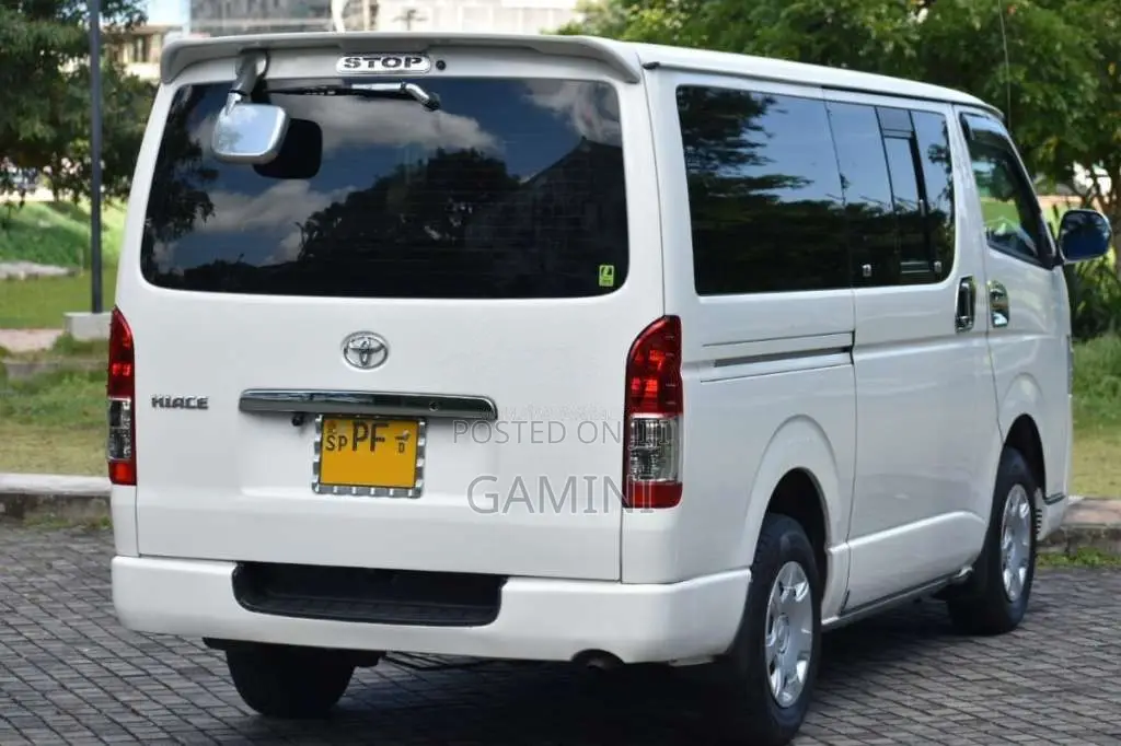 Toyota KDH 205 GL 2007 Van (Used)