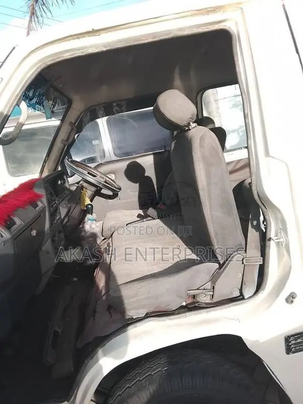 Nissan Caravan 1991 Van (Used)