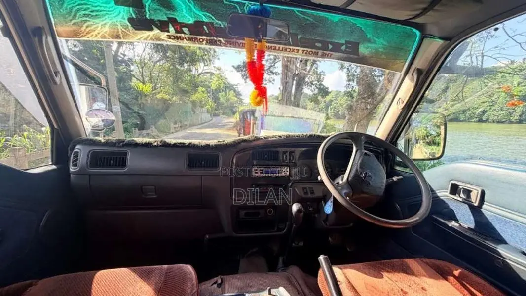 Nissan Caravan 1997 Van (Used)