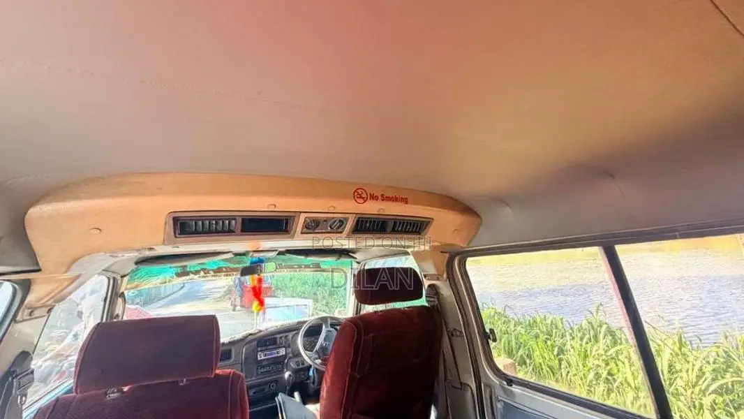 Nissan Caravan 1997 Van (Used)