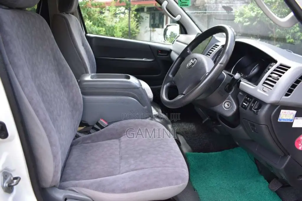 Toyota TRH GL 2007 Van (Used)