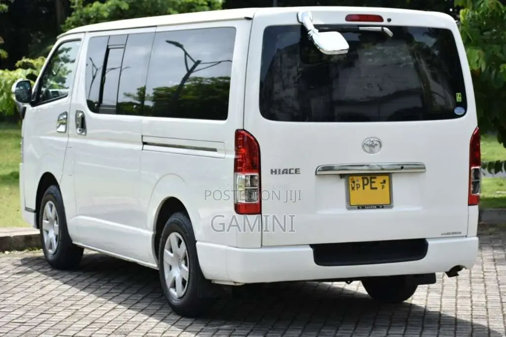 Toyota TRH GL 2007 Van (Used)