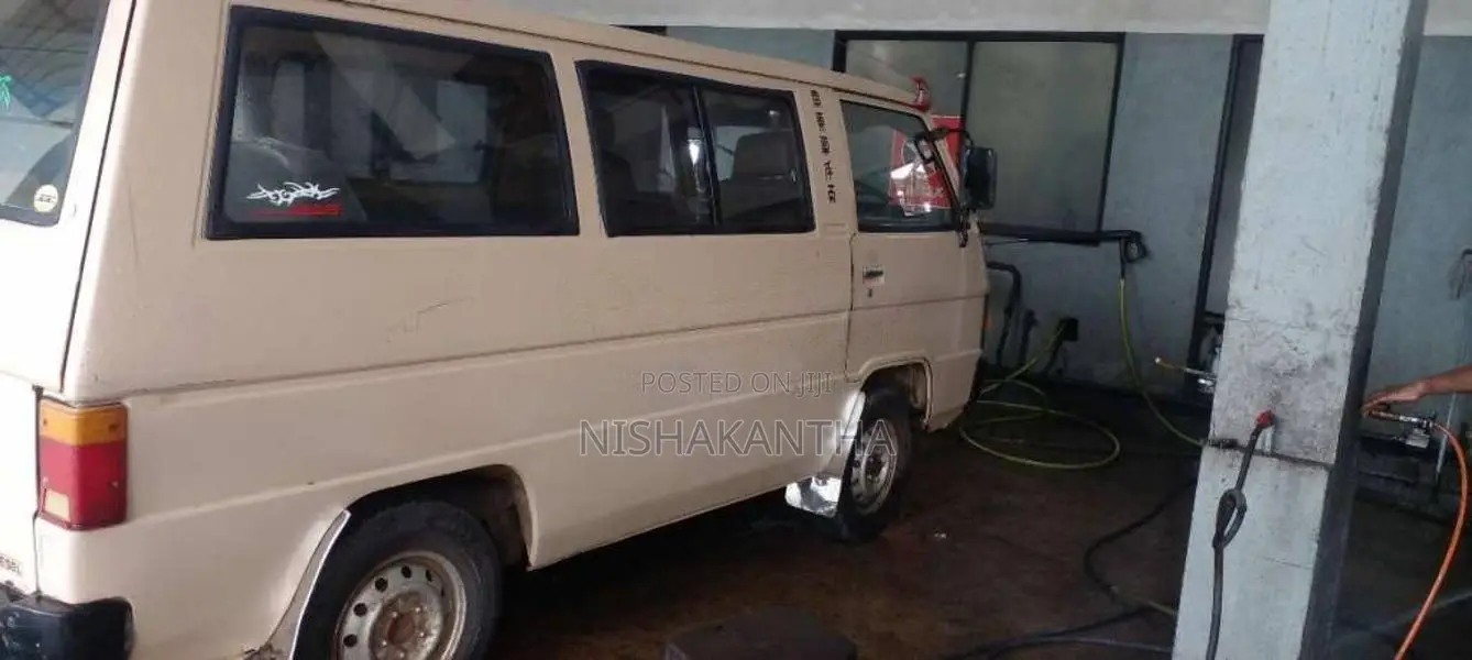Mitsubishi L300 1981 Van (Used)