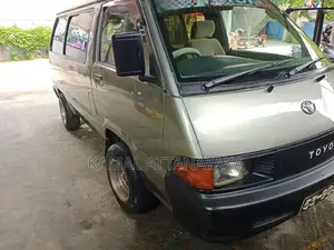 Toyota CR27 1989 Van (Used)